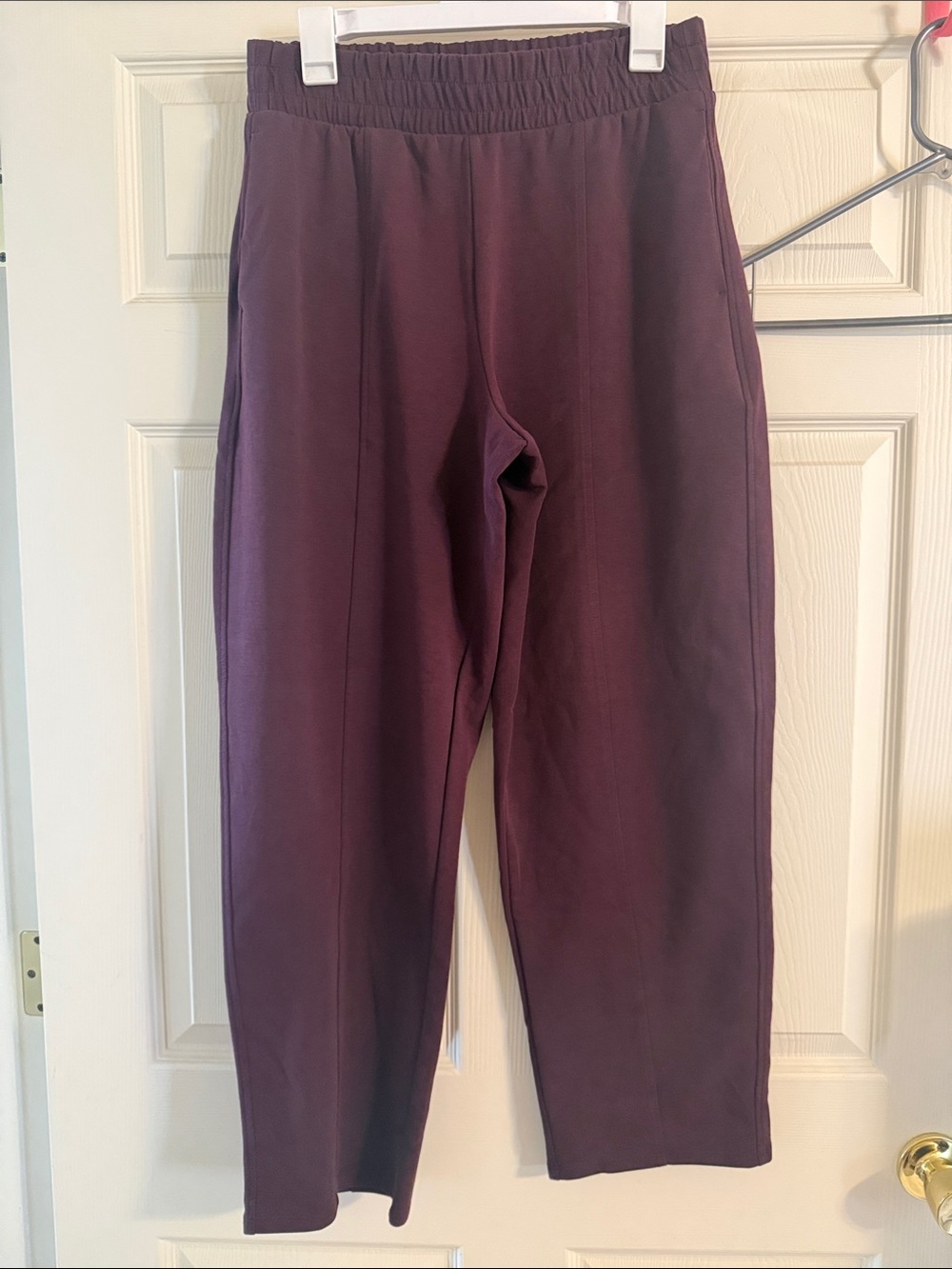Old Navy Active High-Rise Fleece Joggers in Plum